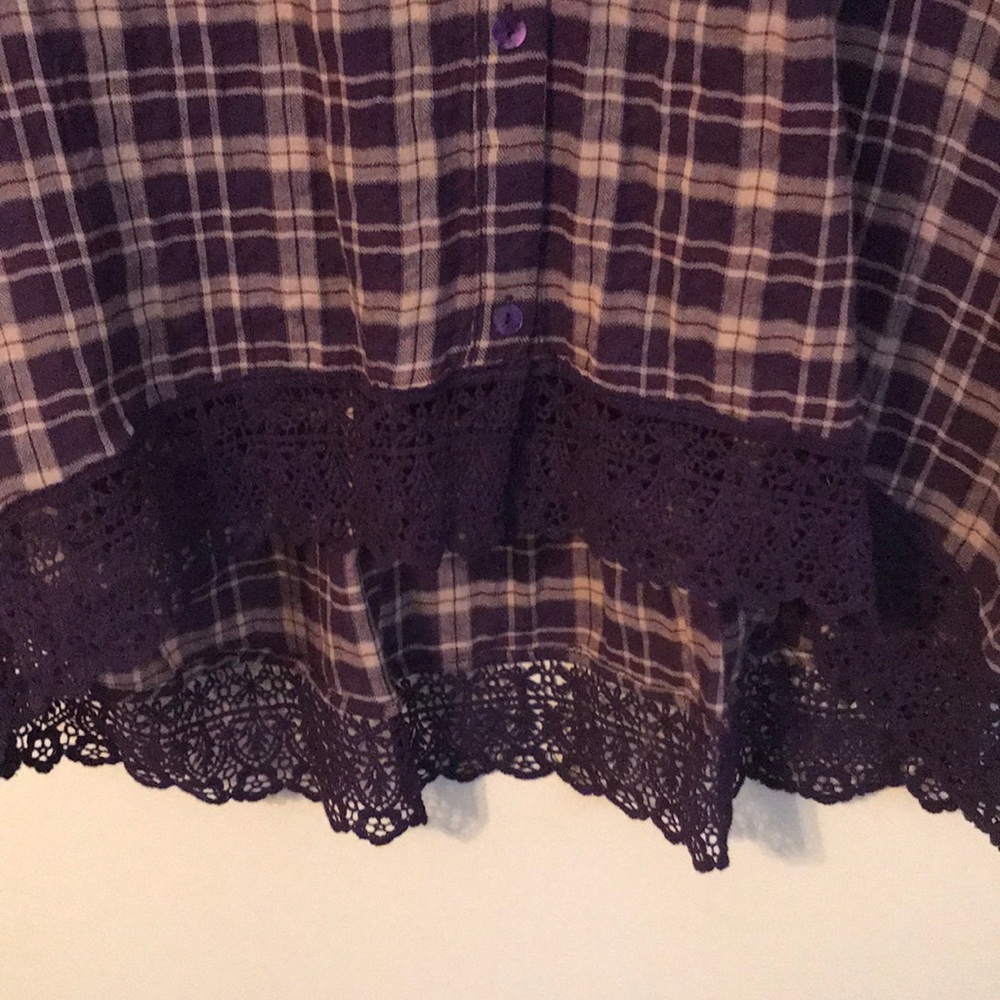 Plaid button down blouse - Picture 3 of 5